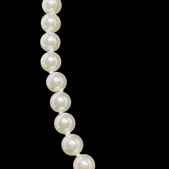 Vintage Faux Pearl Necklace (4858) - Picture 2 of 5